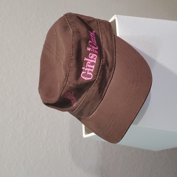 OTTO COLLECTION GIRLS WITH GUNS cap.     #4894 - Picture 2 of 7